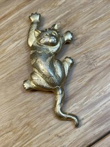 Vintage JJ Climbing Cat Gold Tone Brooch Lapel Pin Estate Jewelry Find K... - $14.85