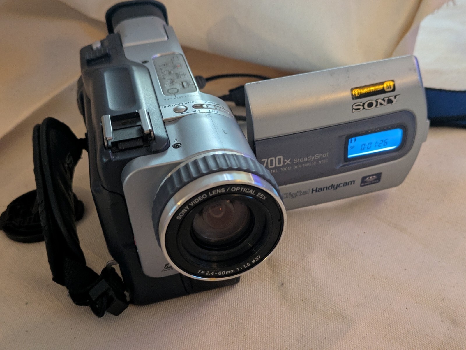 Sony Handycam DCR-TRV530 Digitale 8 Camcorder Trasferimento Nightshot 25x Lavoro Item image 3