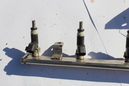 2014 CHRYSLER 200 FUEL RAIL W/ INJECTORS C958 image 4