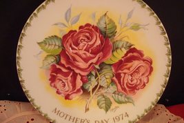 Crown Staffordshire Plaque Mother&#39;s Day 1974&quot;, 7 1/2&quot; Original - $34.29
