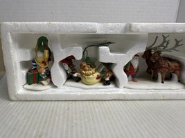 Dept 56 Heritage Village  Santa&#39;s Little Helpers #5610-3 - $226.45 MXN