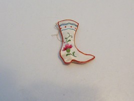 Christmas Ornament Victorian Boot Crewel Embroidery Flower - £3.97 GBP
