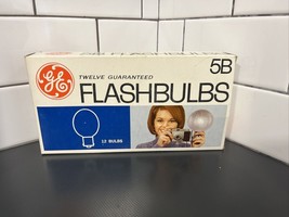 Vintage GE Flashbulbs 5B Flash Bulbs in Original Box 12 Bulbs - £9.37 GBP