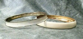 Vintage Lot of 2 Cream (Off White) Enamel and Brass Tone Bangle Bracelets - £9.59 GBP