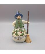 JIM SHORE HEARTWOOD CREEK SNOWMAN WITH BROOM HANGING ORNAMENT NEW - €13,56 EUR