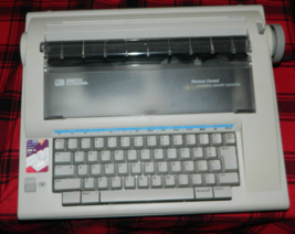 Smith Corona Electronic Memory Correct Typewriter model NA1HH - $79.15