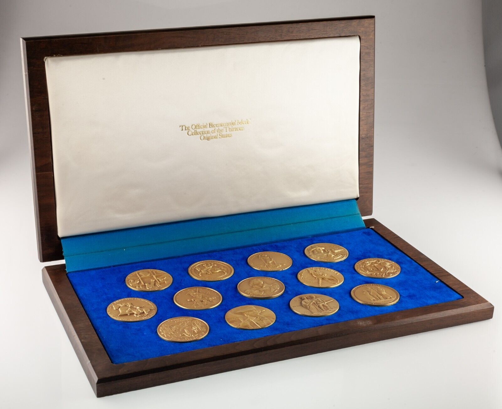 Primary image for Medallic Art Co. Gold Plated Sterling Silver 13 Original States Medal Set & Case