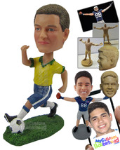 Personalized Bobblehead Fast Soccer Player Running With The Ball - Sports &amp; Hobb - £67.94 GBP