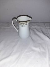 Noritake Fellicia 6977 Made In Japan Creamer Pitcher 4.25” Tall - $186.27 MXN
