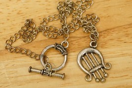 Vintage Costume Jewelry Judaica King David Harp Pendant Necklace 16&quot; Long - $276.61 MXN