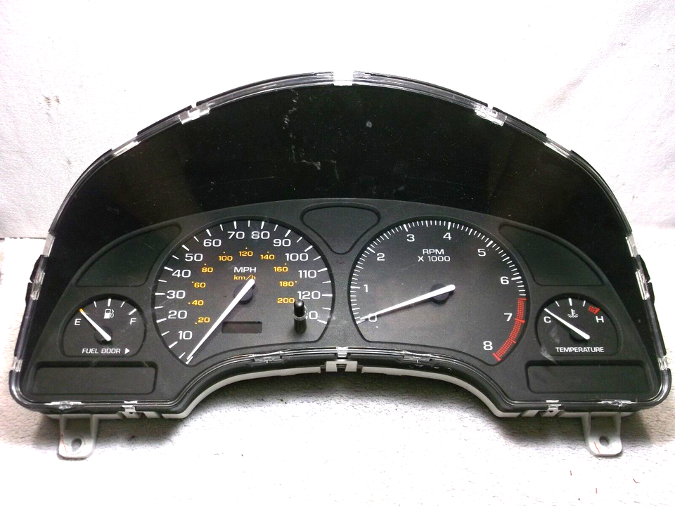 02-03   SATURN  VUE    SPEEDOMETER/INSTRUMENT/GAUGE/CLUSTER/SPEEDO - $13.61