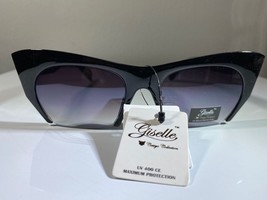 Women&#39;s cat eye style sunglasses with black frame and purple lenses - $180.84 MXN