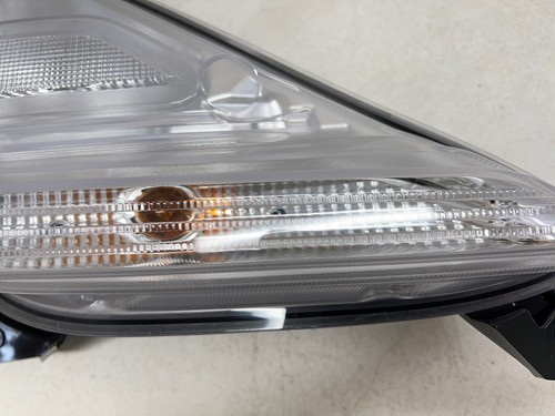 92306-M7000 2019 2020 2021 KIA FORTE FRONT RIGHT FOG LIGHT TURN SIGNAL Item image 3