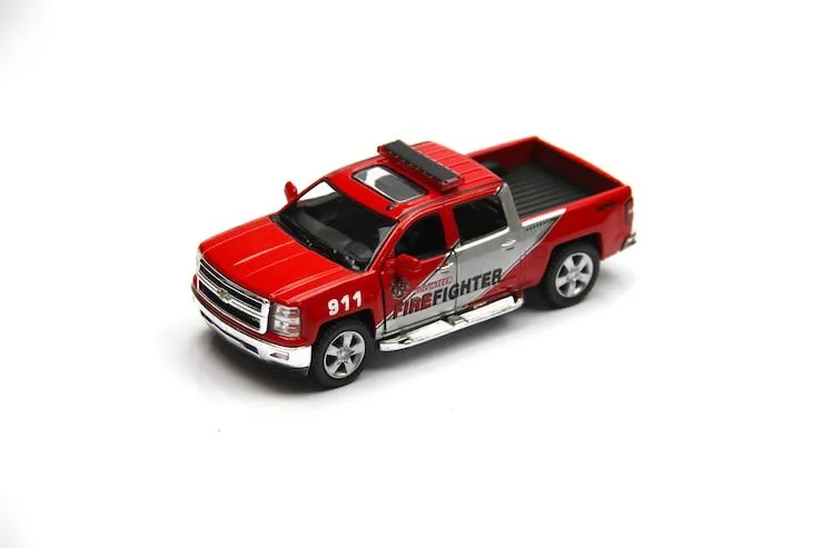 New Diecast 5&quot; 2014 Chevrolet Silverado Firefighter Truck Diecast Model 1:46 Che - $19.96