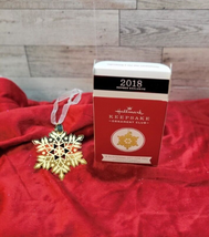 Hallmark Ornament A Glistening Gift For You 2018 Keepsake KOC Gold Snowflake - £10.27 GBP