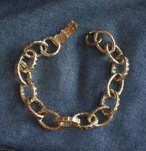 Elegant Textured Gold-tone Link Bracelet 1960s vintage 8 1/4&quot; - $12.95