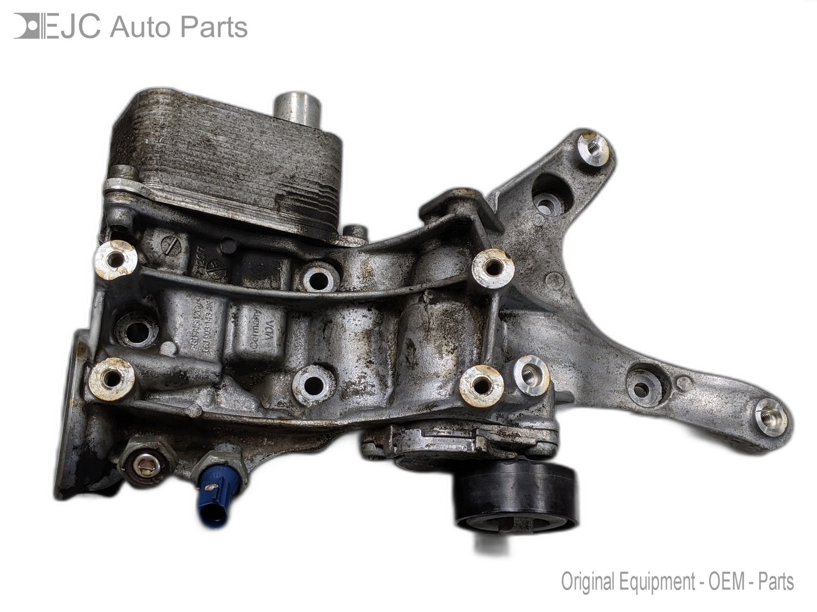 Oil Filter Housing With Cooler For 13-16 Audi A4 Quattro  2.0 06J117021P... - $102.51 CAD