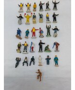 Lot Of (31) Civilian People Preiser Miniatures 1/72 Scale - $39.59
