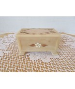 Vtg Westmoreland Glass Covered Trinket Box Poppy Satin Glass 1979 - $20.30 CAD