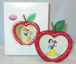 2009 Hallmark The Fairest of Them All Snow White Keepsake Ornament Apple Disney - £15.67 GBP