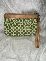 Coach Leather &quot;C&quot; Green Wristlet with Saddle Trim - $280.26 MXN