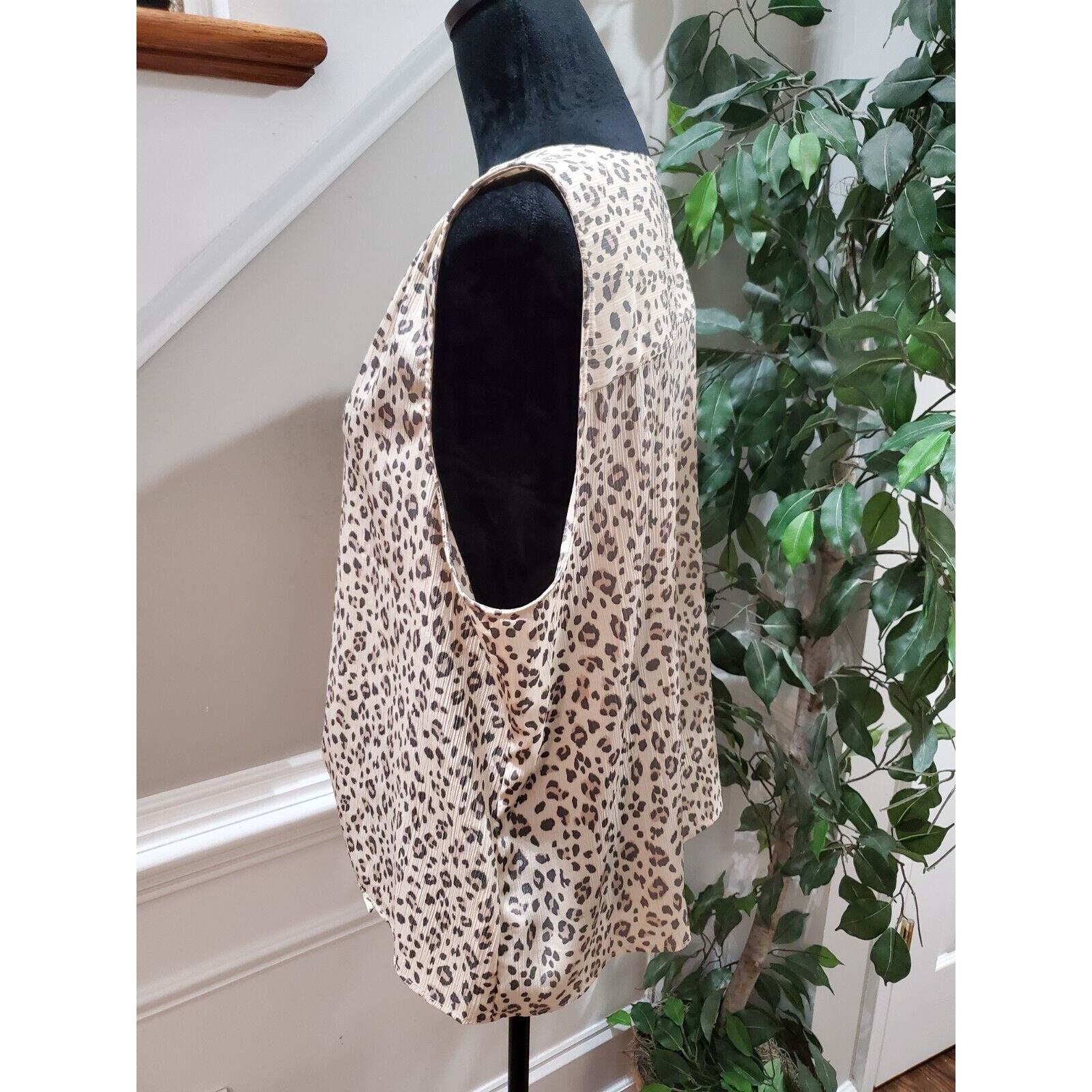 Nine West Women's Beige & Brown Polyester V-Neck Sleeveless Casual Shirt Size XL Item image 7