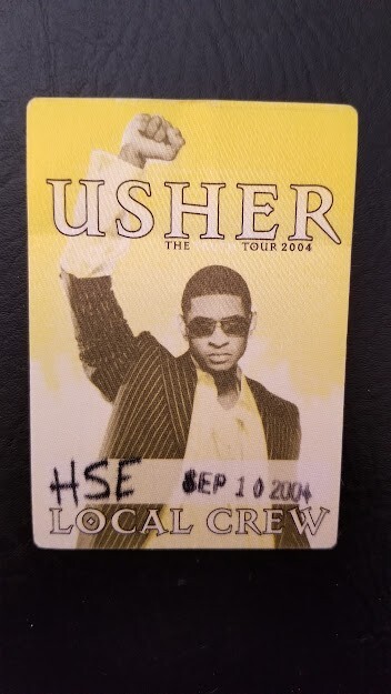 USHER - VINTAGE ORIGINAL TOUR 2004 09/10/2004 CLOTH BACKSTAGE PASS - $10.00