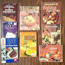 Lot of 8 Vintage Cookbooks Pillsbury Recipe Booklet Advertising Candy Ba... - €12,23 EUR