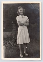 A Nicely Dressed Woman Lady In White Dress 1940 Black And White Photo - £10.81 GBP