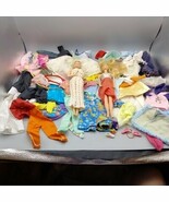 50 pcs Lot Vintage Barbie Doll Clothes  Pants Dress Tops Jackets 2 Dolls - $300.87 MXN
