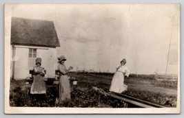 Ashton IL Women in Bonnets Prairie Dresses on Farm c1910 Postcard Z28 - £9.40 GBP
