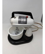 Vintage Montgomery Ward Stand Mixer Model VDC 2021 w Bowl + Mixers TESTED - £29.56 GBP