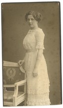 CIRCA 1890&#39;S CDV Featuring Beautiful Young Woman Wearing Stunning White Dress - £7.43 GBP