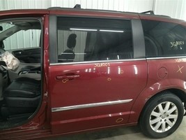 Driver Rear Side Door Movable Glass Fits 11-16 TOWN &amp; COUNTRY 104470839 - $2,158.47 MXN