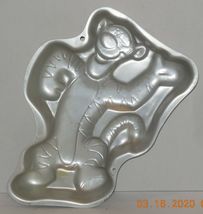 Rare Vintage 1995 Wilton Enterprises Tigger Aluminum Cake Pan 2105-3001 - $17.79
