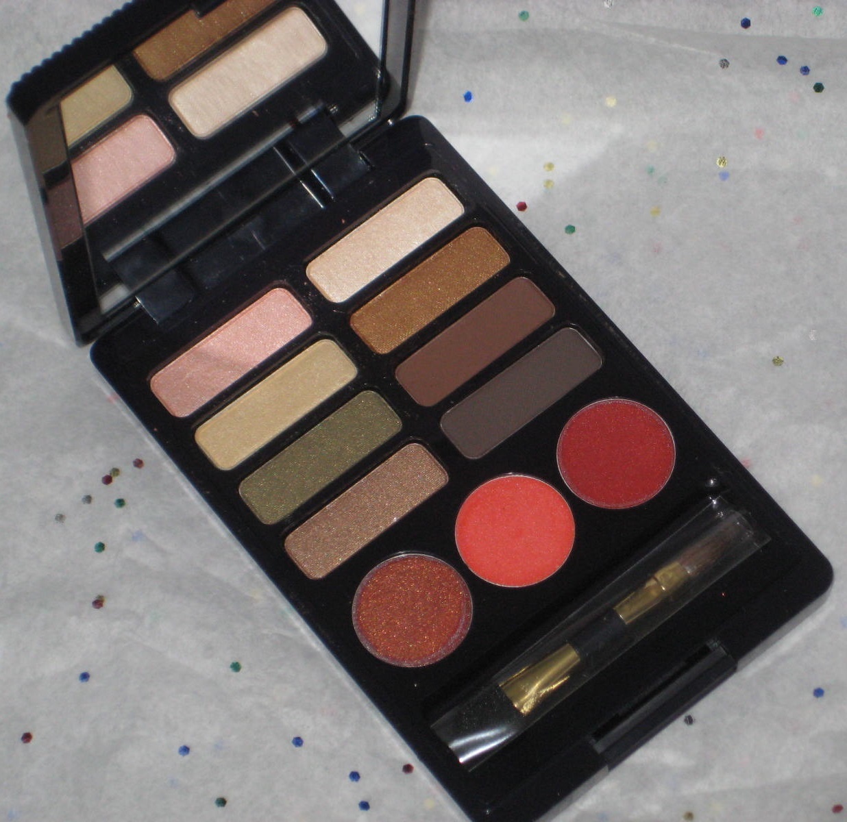 Estee Lauder Palette in Truffle Honey Drop Tea Biscuit Cinnamon Mink + Lipsticks
