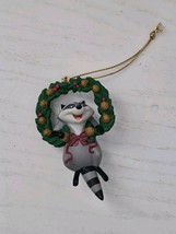 Disney Pocahontas Ornament MEEKO Raccoon in Wreath First Issue - $8.14