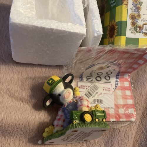 Enesco Mary's Moo Moos "Here A Chick, There"John Deere Resin Figure 642754 w/Box - £7.42 GBP