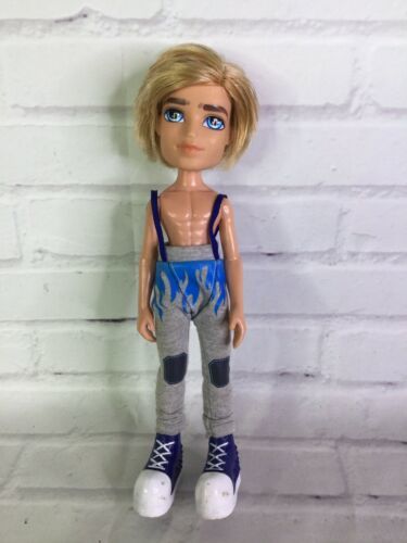 MGA Bratz Boyz Cameron Boy Doll Blonde Hair Blue Eyes With Outfit 2002 - $20.78