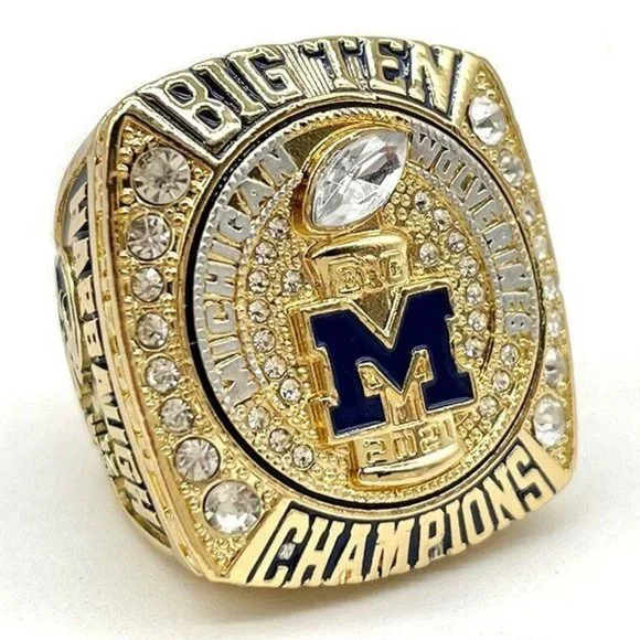 Michigan Wolverines Championship Ring... Fast shipping from USA - $38.22 CAD