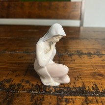 Vintage Avon Collectibles O’Brien 1992 Mother of Mary Figurine Porcelain... - £5.97 GBP