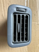 96-00 Honda Civic Dash Right Side A/C Air Vent Light Gray - $19.79
