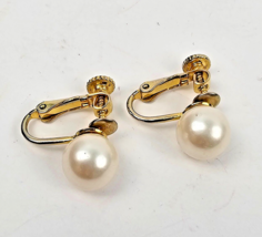 Vintage MARVELLA Pearl Earrings Signed Gold Tone Clip On Screw Back Classic - £19.54 GBP