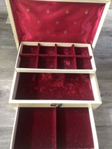 Bond Street Jewelry Box With Red Felt Liner. Vintage - $28.66