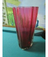 Red Glass Vase Handkerchief 9&quot; Tall Signed Illegible Signature &quot;Gdoki...&quot; - $1,945.80 MXN