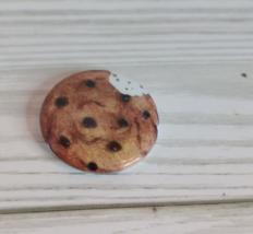 Vintage 1994 American Girl Chocolate Chip Cookies Grin Pin - 1 Inch Diameter - £3.15 GBP