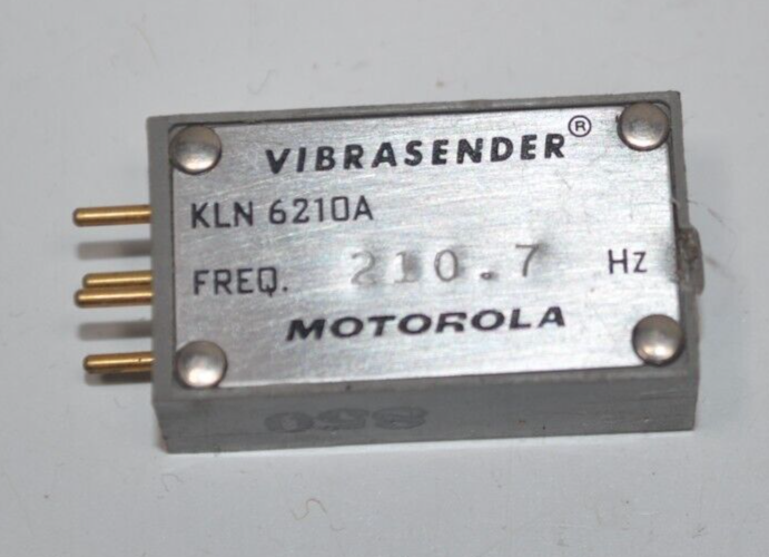 Motorola Radio KLN6210A VibraSender Frequency Chip - FREQ 210.7 Hz - $14.84