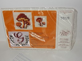 The Creative Circle 1983 Monogram Embroidery Kit #1628 - £5.50 GBP