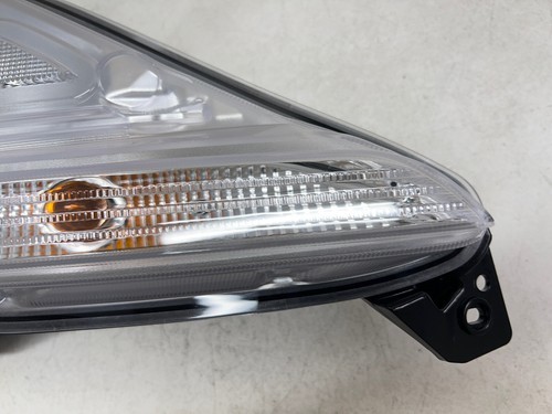 92306-M7000 2019 2020 2021 KIA FORTE FRONT RIGHT FOG LIGHT TURN SIGNAL Item image 2