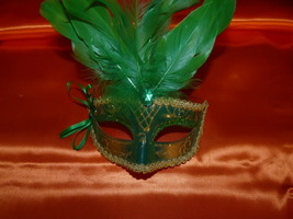 GREEN MASQUERADE FACE MASK SALES Collectable Knick Knacks Decorative Fea... - $20.53 CAD